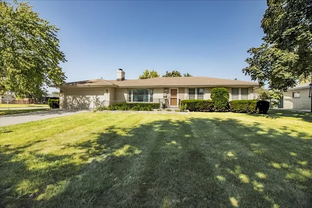 $339,900 | 1621 Mayfield Avenue, Joliet, IL 60435