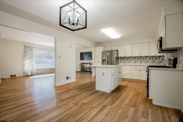 $339,900 | 1621 Mayfield Avenue, Joliet, IL 60435