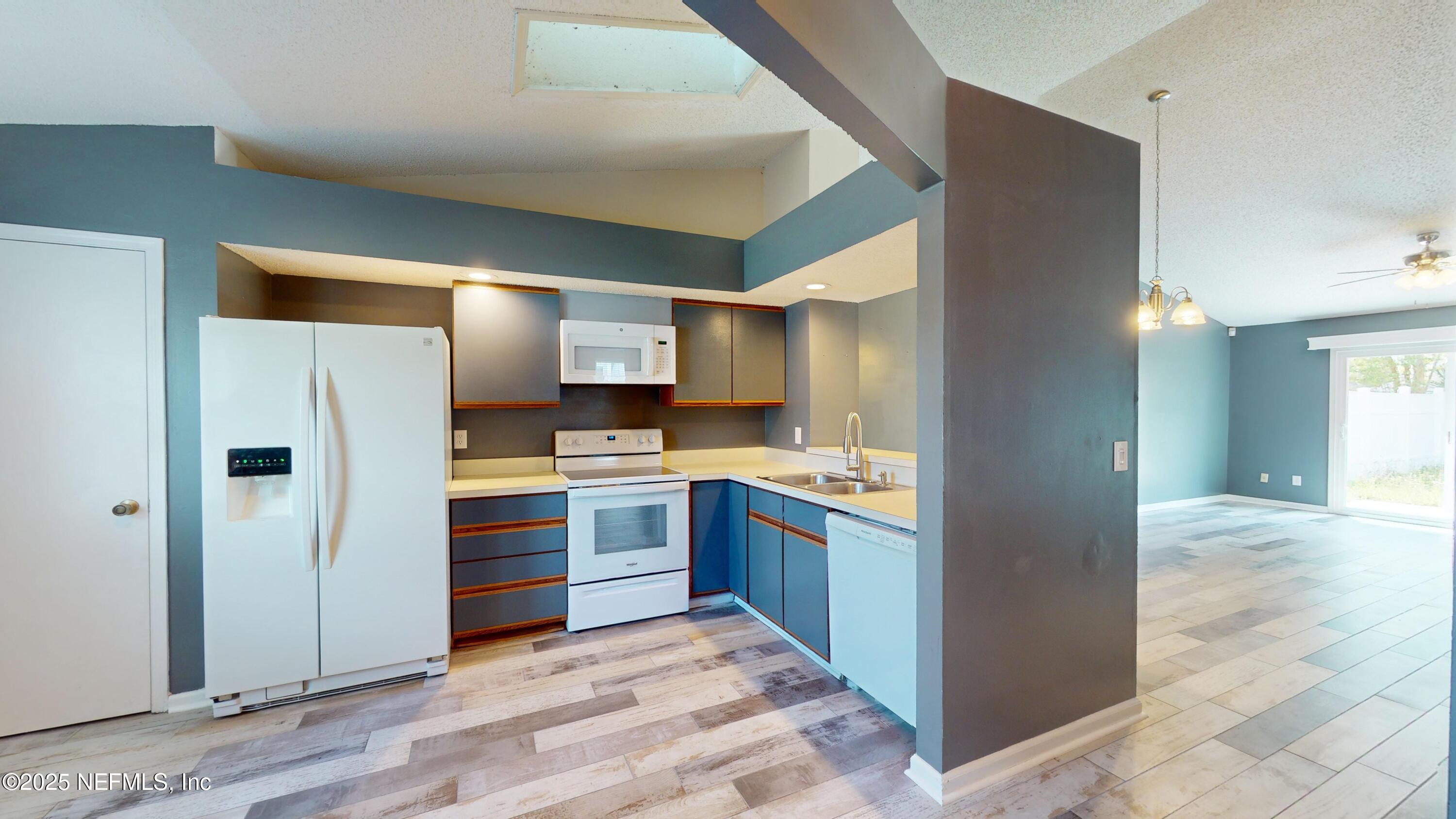 2476 Spring Vale Road Jacksonville, FL 32246 - Photo 8 of 21 original(7)