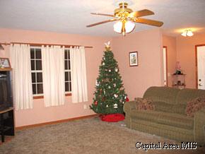 4109 Russell Drive Springfield, IL 62703 - Photo 5 of 9 Gallery Image 5