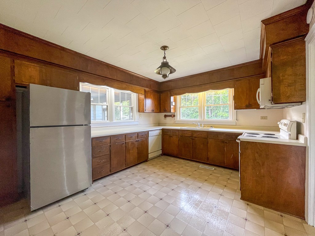 619 Smith St Extension Donalds, SC 29638 - Photo 3 of 20 Gallery Image 3