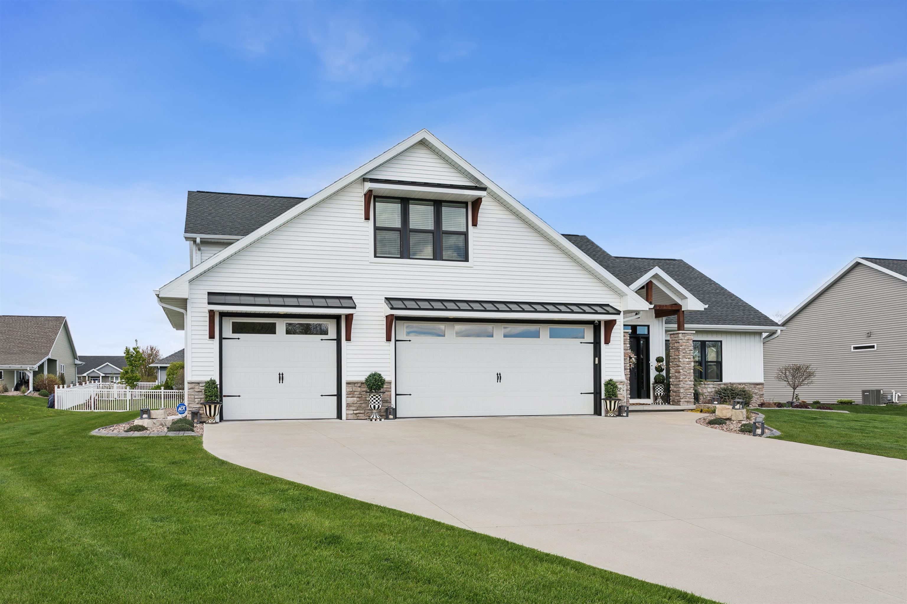 2082 Fescue Way Green Bay, WI 54313 - Photo 3 of 28