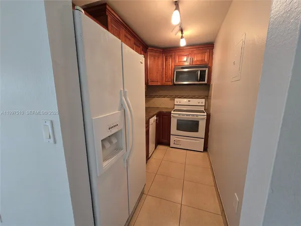 $2,000 | 4845 Northwest 7th Street, Unit 3095, Miami, FL 33126