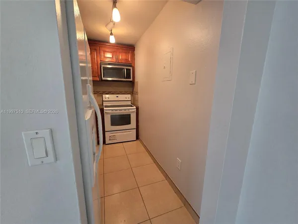 $2,000 | 4845 Northwest 7th Street, Unit 3095, Miami, FL 33126