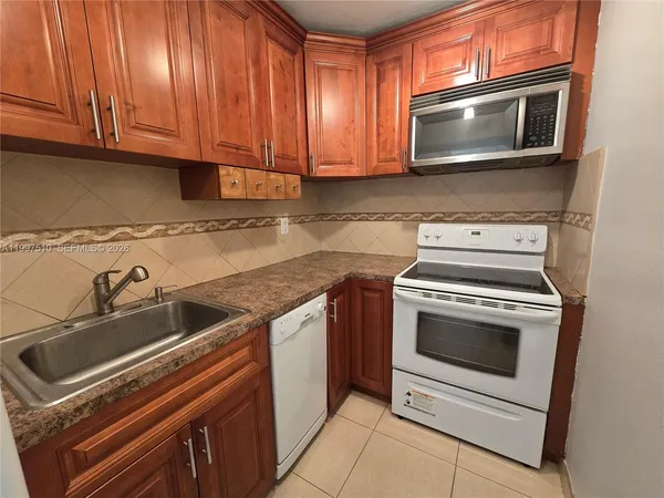 $2,000 | 4845 Northwest 7th Street, Unit 3095, Miami, FL 33126