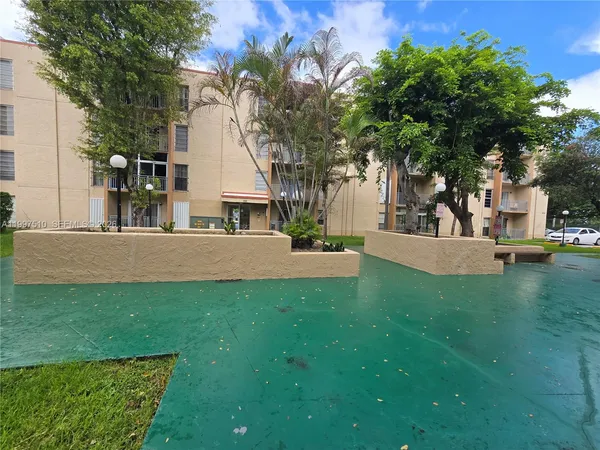 $2,000 | 4845 Northwest 7th Street, Unit 3095, Miami, FL 33126