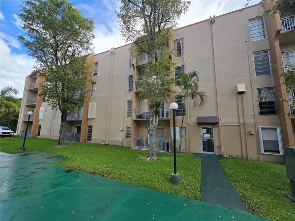 $2,000 | 4845 Northwest 7th Street, Unit 3095, Miami, FL 33126