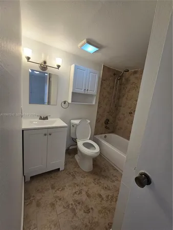 $2,000 | 4845 Northwest 7th Street, Unit 3095, Miami, FL 33126