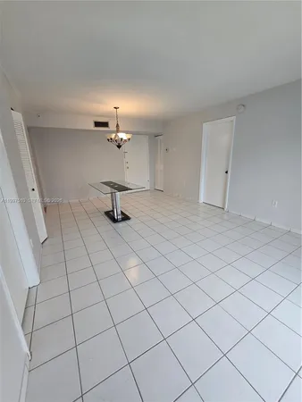 $2,000 | 4845 Northwest 7th Street, Unit 3095, Miami, FL 33126