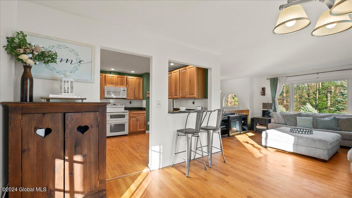 972 Benedict Road Ballston, NY 12019 - Photo 11 of 39 04-P1080033