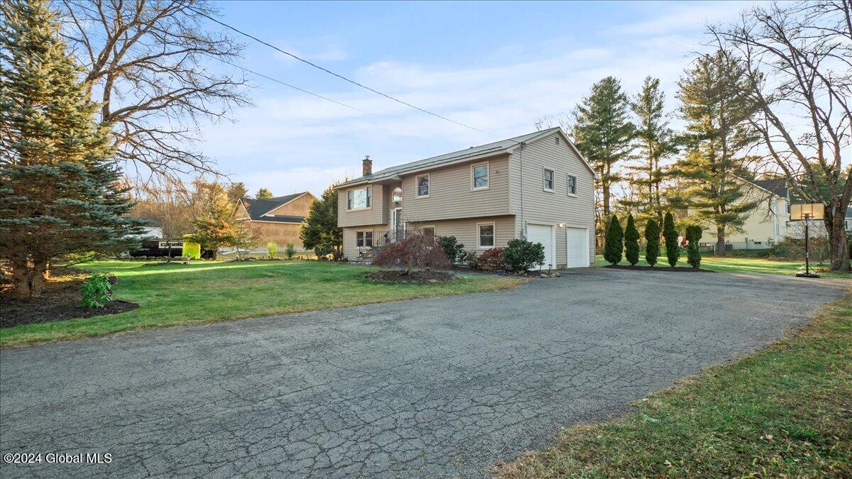 972 Benedict Road Ballston, NY 12019 - Photo 3 of 39 31-P1080313
