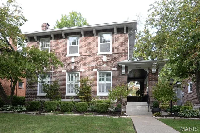 $3,995 | 6607 Waterman Avenue, Unit A, University City, MO 63130
