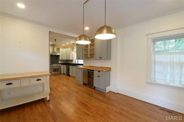 $3,995 | 6607 Waterman Avenue, Unit A, University City, MO 63130