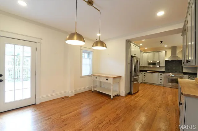 $3,995 | 6607 Waterman Avenue, Unit A, University City, MO 63130