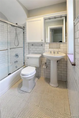 $3,995 | 6607 Waterman Avenue, Unit A, University City, MO 63130