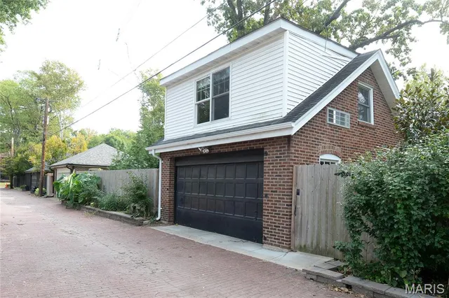 $3,995 | 6607 Waterman Avenue, Unit A, University City, MO 63130