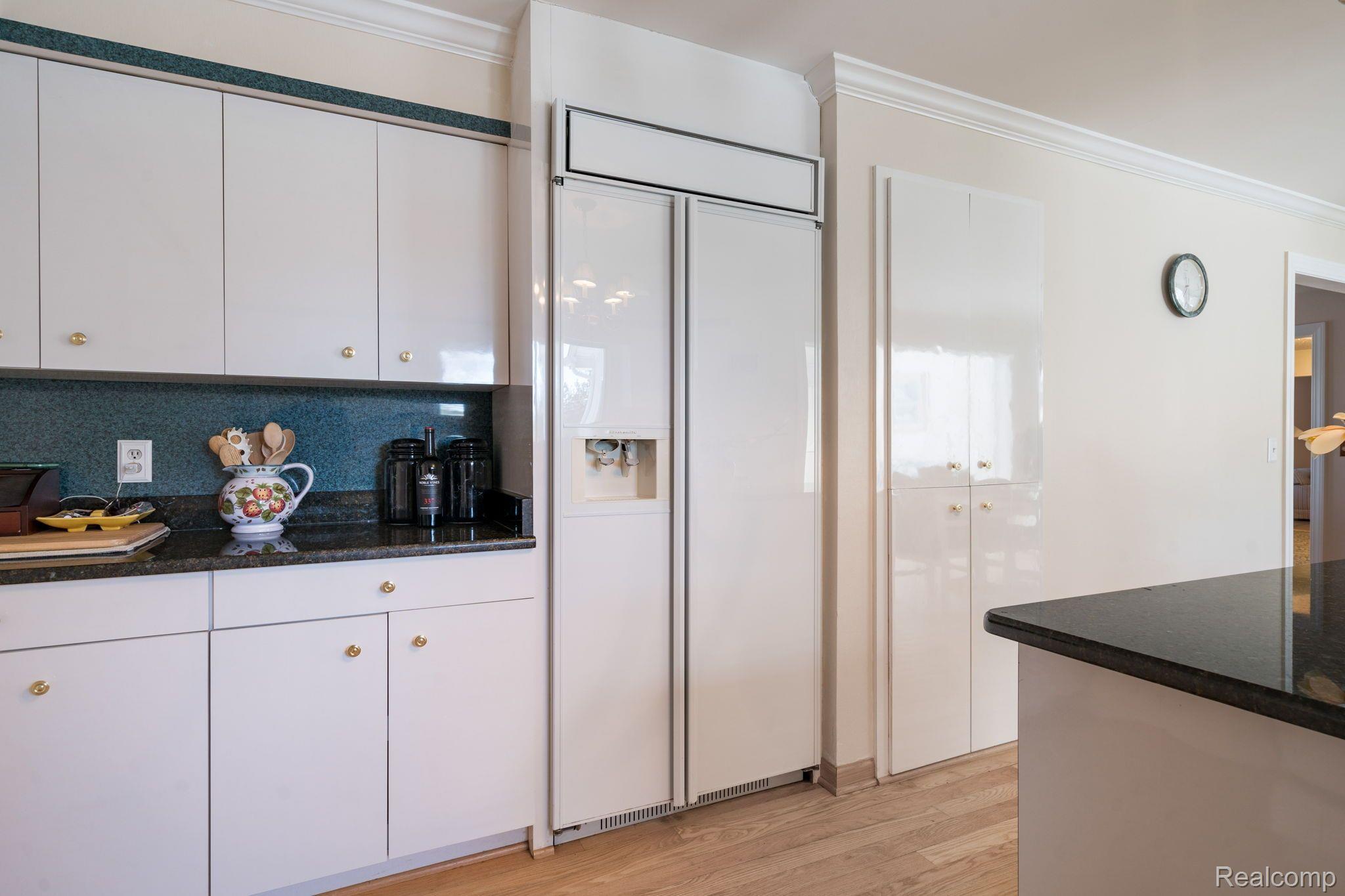 918 Langley Road Rochester, MI 48309 - Photo 11 of 43 Premium Built-in Refrigerator