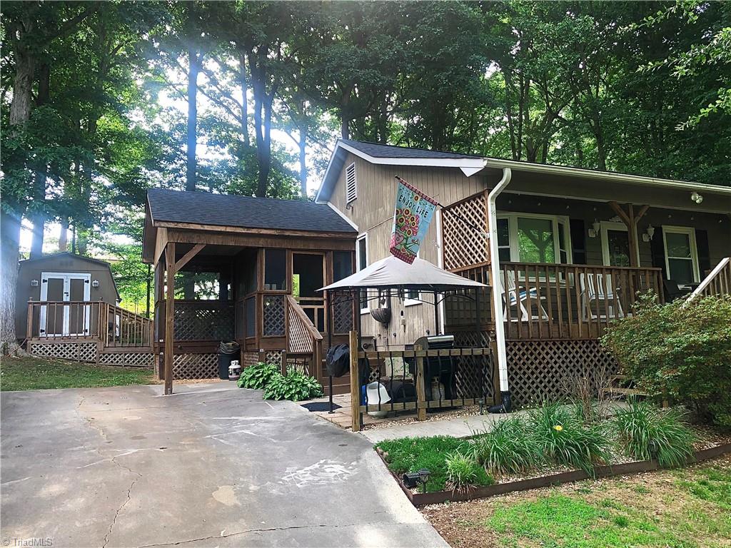 335 Staplewood Road Lexington, NC 27295 - Photo 2 of 15