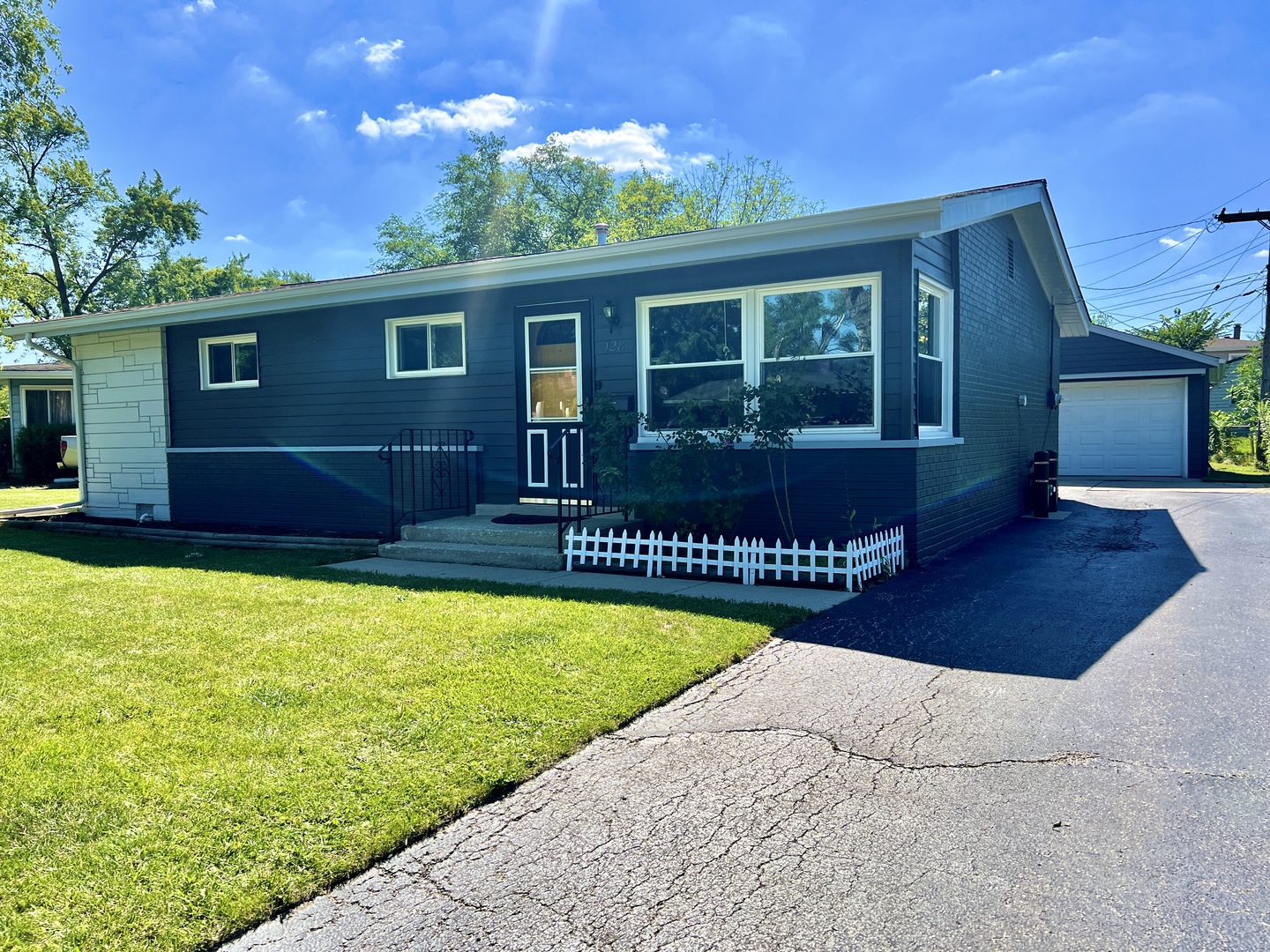 128 East Normandy Drive Addison, IL 60101 - Photo 1 of 17