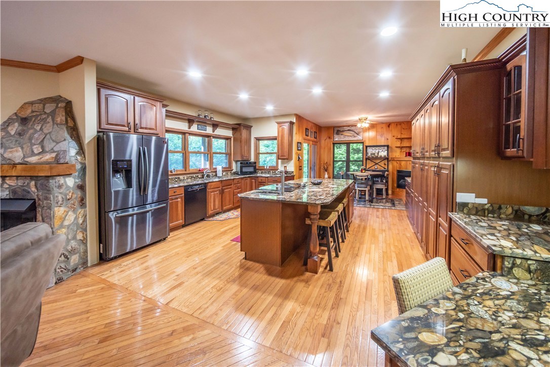 157 Rivers Edge Drive Boone, NC 28607 - Photo 7 of 36 Gallery Image 7