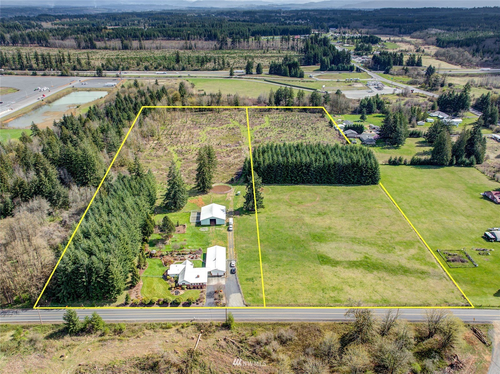 1096 North Military Road Winlock, WA 98596 - Photo 40 of 40 a view of a swimming pool