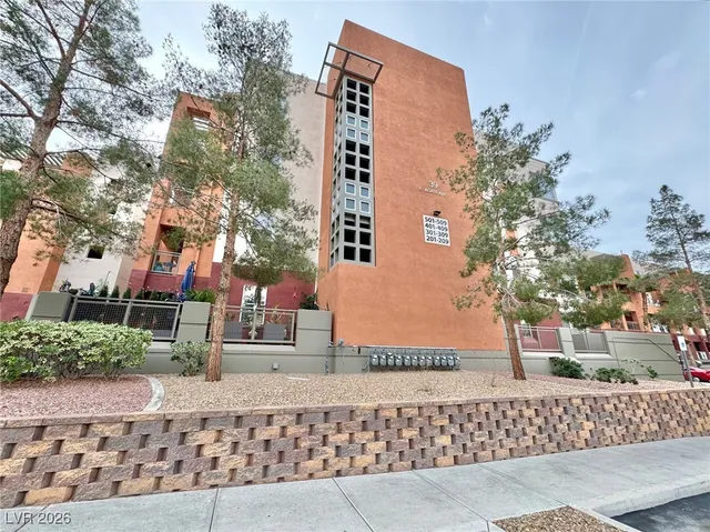 $1,800 | 39 East Agate Avenue, Unit 404, Las Vegas, NV 89123