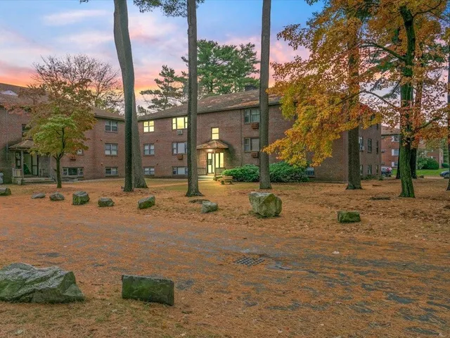 $266,000 | 4 Brook Road, Unit 409, Salem, NH 03079