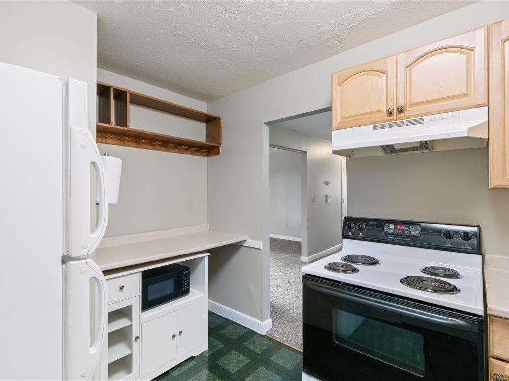 4 Brook Road, Unit 409 Salem, NH 03079 - Photo 12 of 24 Gallery Image 12