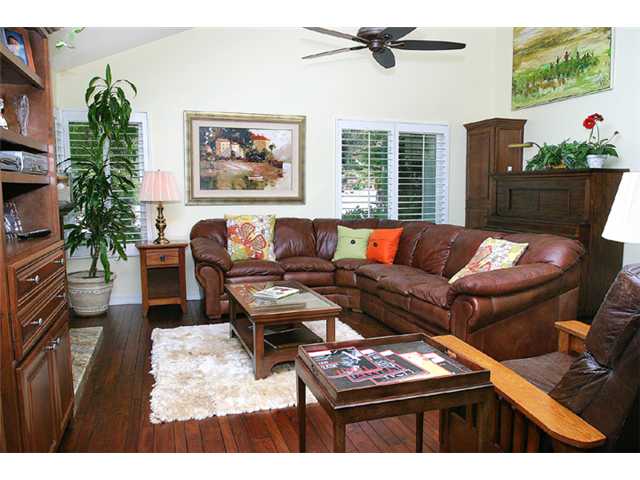 2717 York Road Carlsbad, CA 92010 - Photo 3 of 18 Gallery Image 3