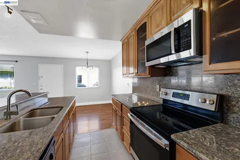 $418,000 | 2274 Peacock Place, Unit 2, Union City, CA 94587