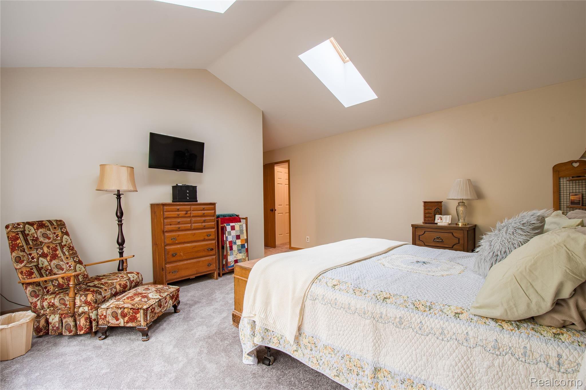 6200 Rivers Edge Drive Howell, MI 48855 - Photo 10 of 24 10 6200 Rivers Edge HDR23.jpg