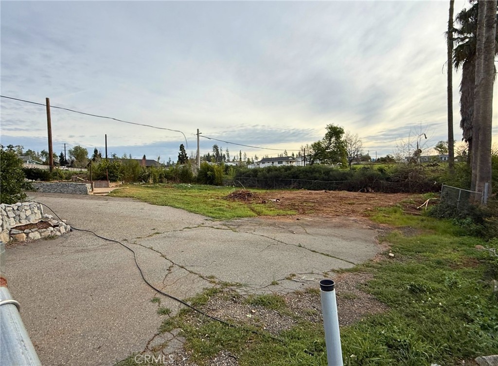 5556 Foster Road Paradise, CA 95969 - Photo 11 of 18 a view of a terrace with yard