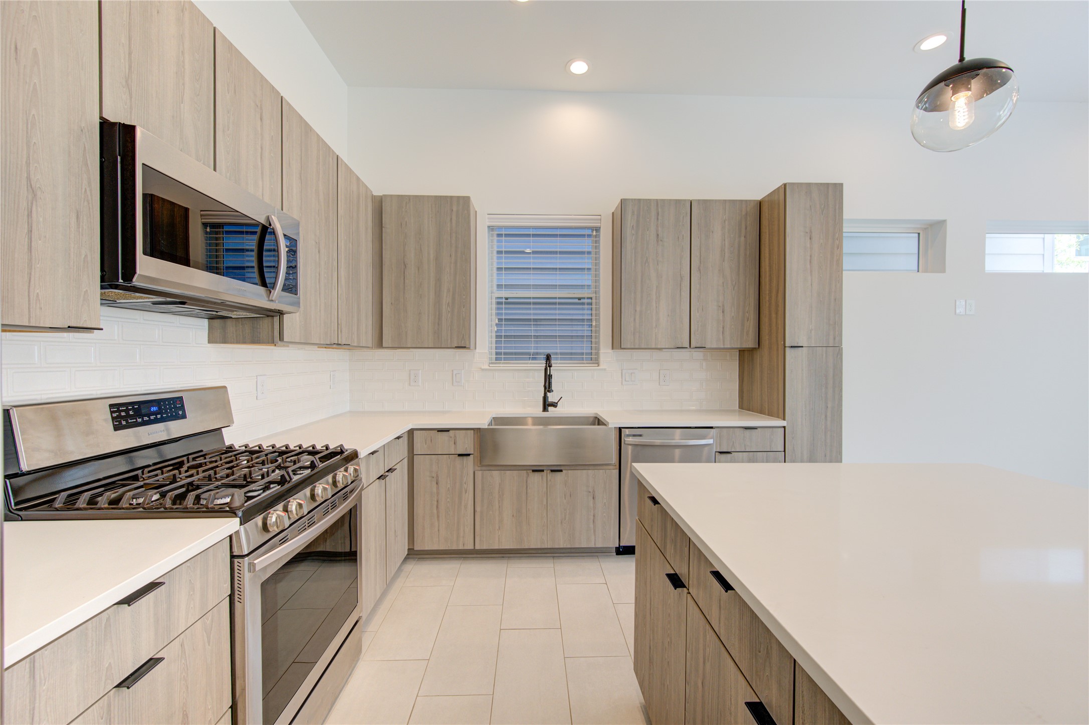564 Janisch Road Houston, TX 77018 - Photo 12 of 24