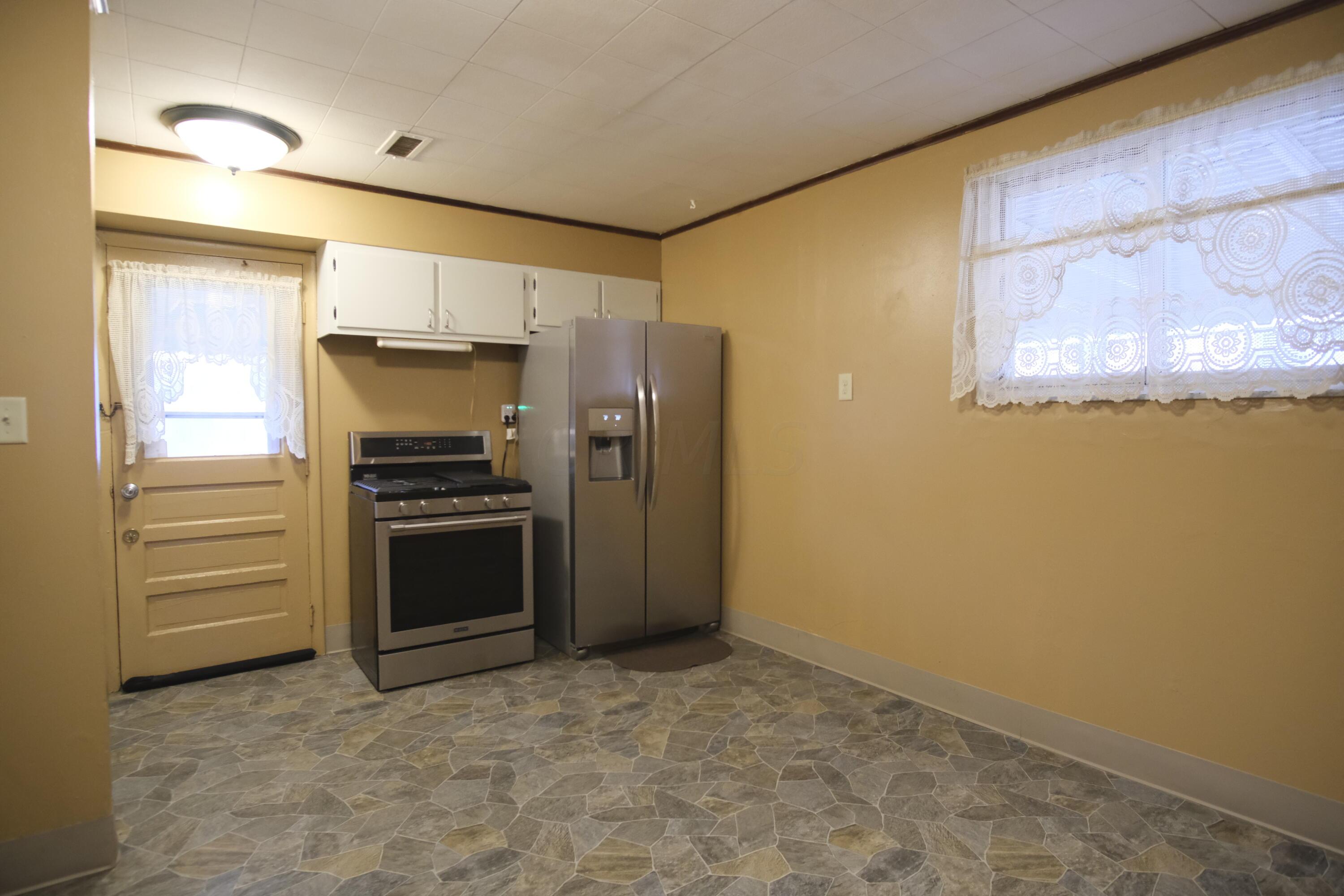 1692 Striebel Road Columbus, OH 43227 - Photo 5 of 18 _DSF1442