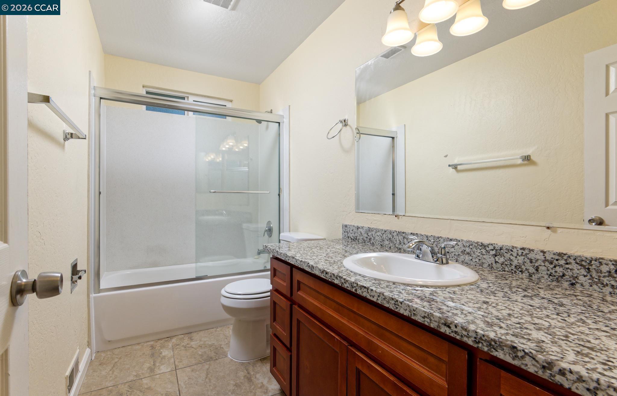 1371 Springhill Drive Pittsburg, CA 94565 - Photo 4 of 22