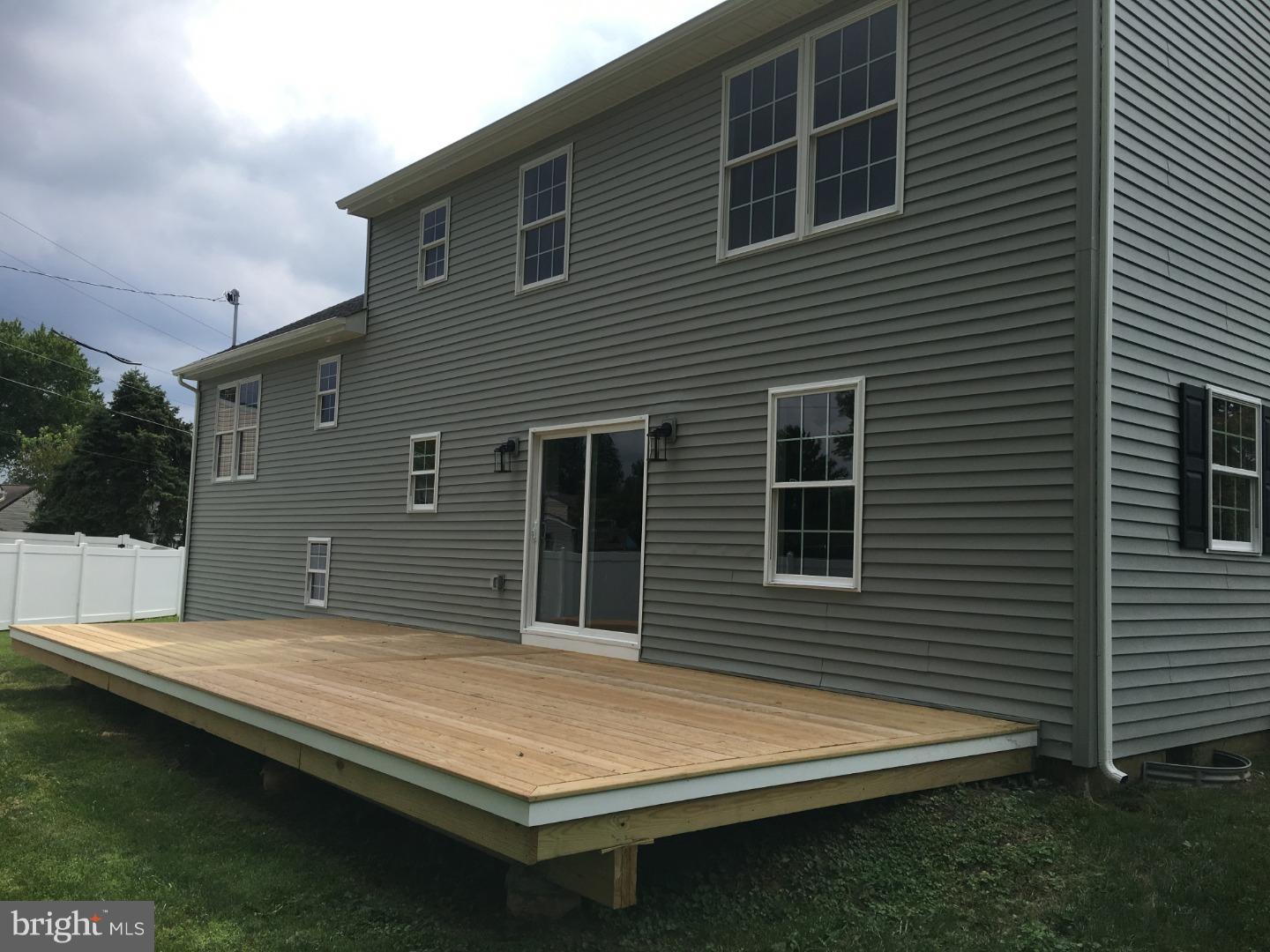 1059 Coronet Road Warminster, PA 18974 - Photo 5 of 25 Deck