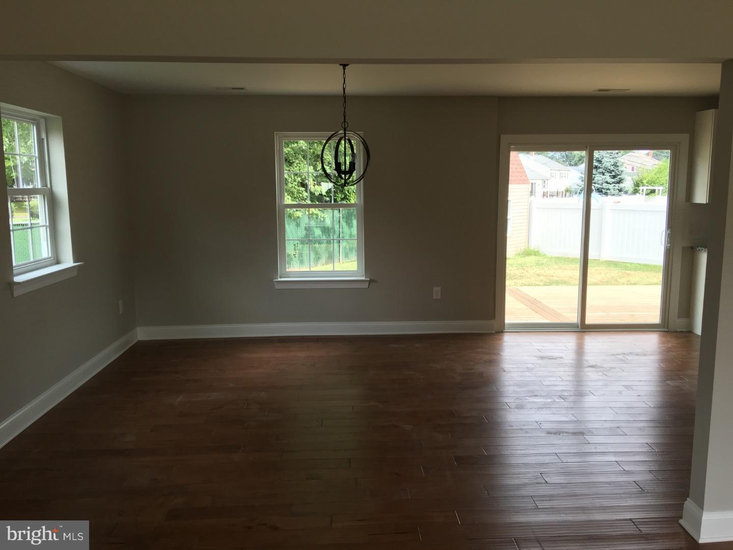 1059 Coronet Road Warminster, PA 18974 - Photo 7 of 25 Dining Room