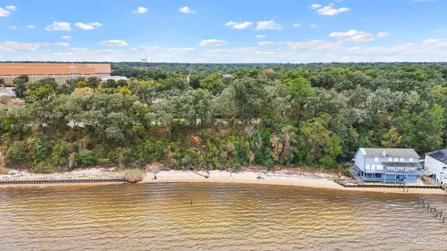 $195,000 | 8600 Scenic Highway, Pensacola, FL 32514