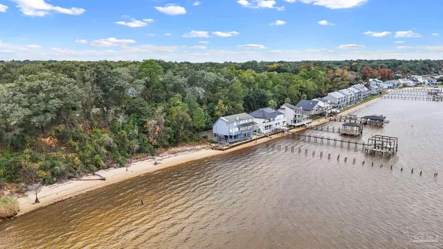 $195,000 | 8600 Scenic Highway, Pensacola, FL 32514