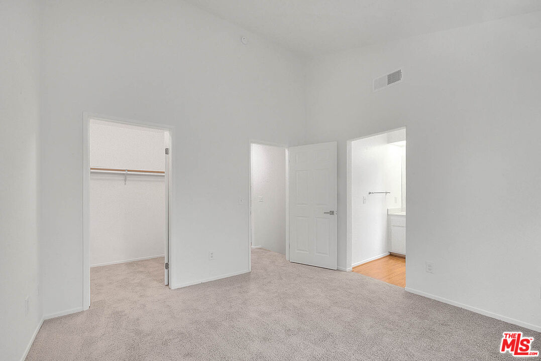 8741 Darby Avenue, Unit 16 Northridge, CA 91325 - Photo 33 of 43 a view of an empty room