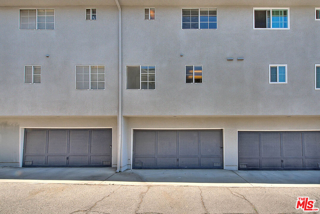 8741 Darby Avenue, Unit 16 Northridge, CA 91325 - Photo 42 of 43