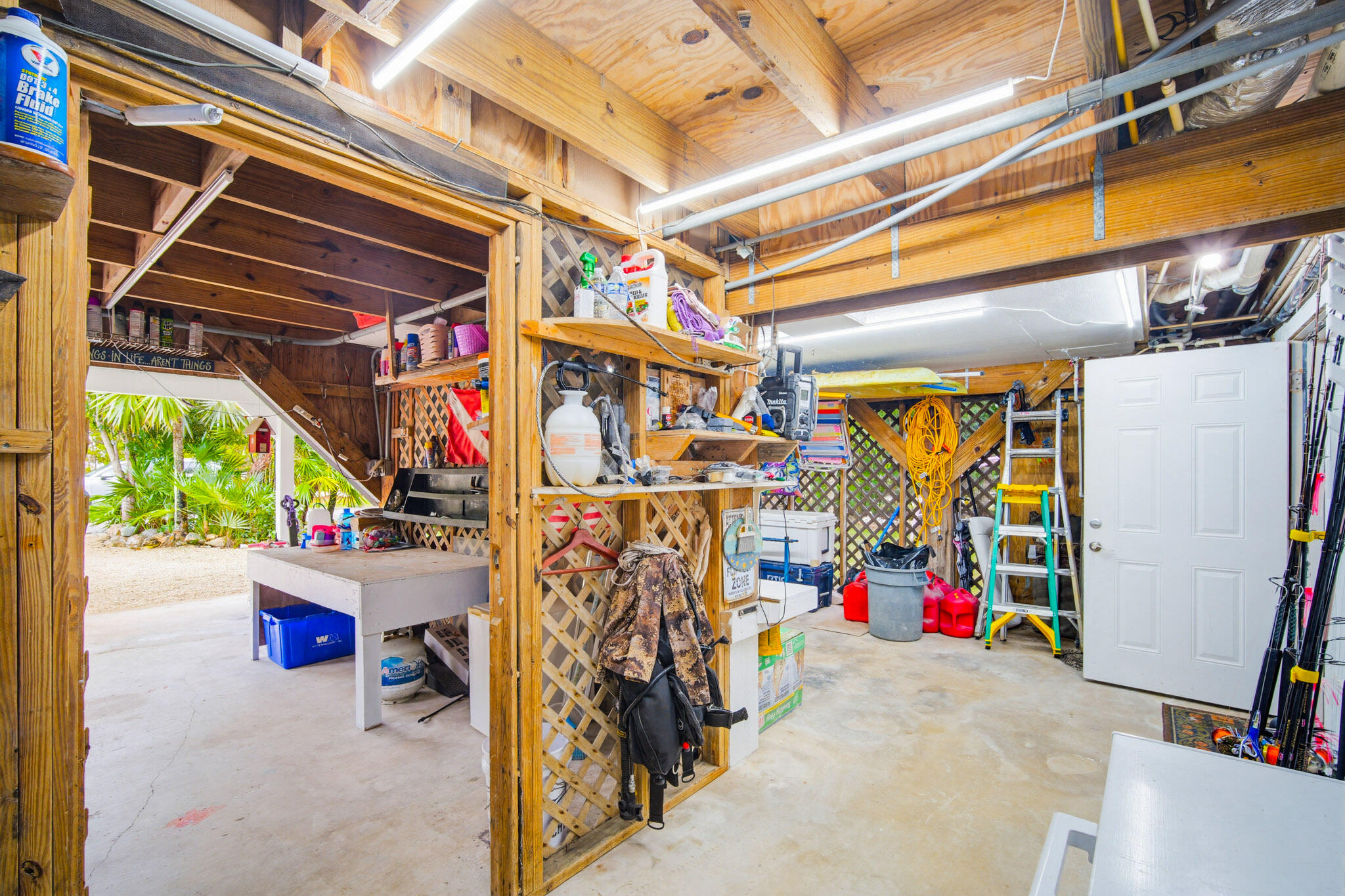 1258 Division Street Big Pine Key, FL 33043 - Photo 27 of 79 1258 Division St (web) - 033