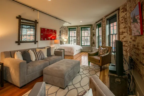 $3,250 | 140 Penhallow Street, Unit 2A, Portsmouth, NH 03801