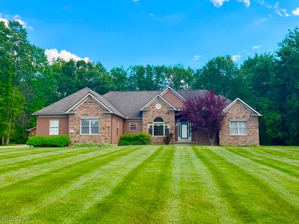 $550,000 | 8354 Emerald Glen Court, Kirtland, OH 44094