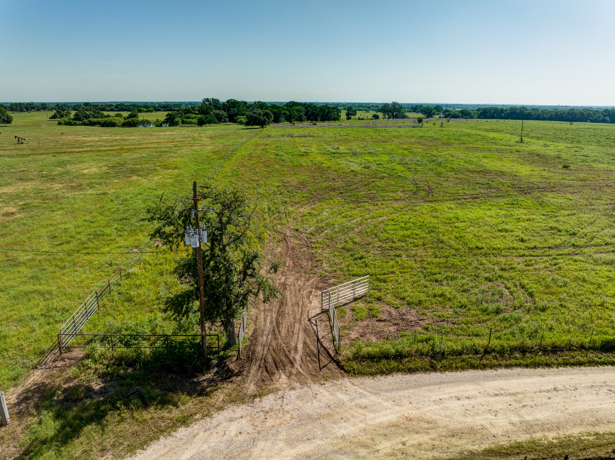6495-tract B Gander Slough Road Kingsbury, TX 78638 - Photo 1 of 5 a view of an ocean view