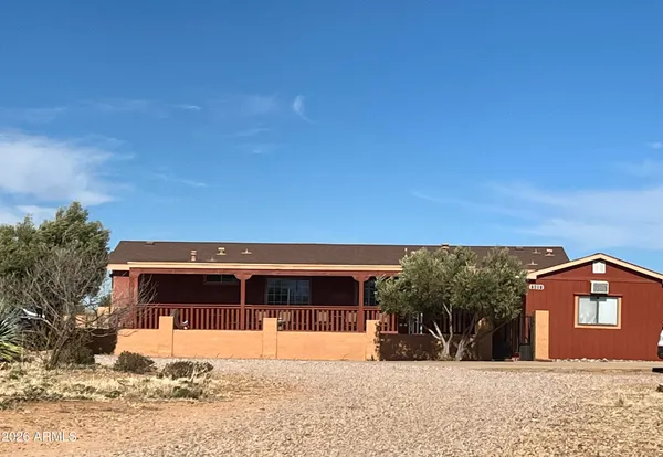 $228,000 | 7487 East Larkspur Lane, Hereford, AZ 85615