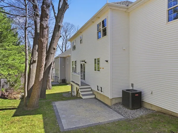 $989,900 | 6 Barrows Road, Worcester, MA 01609