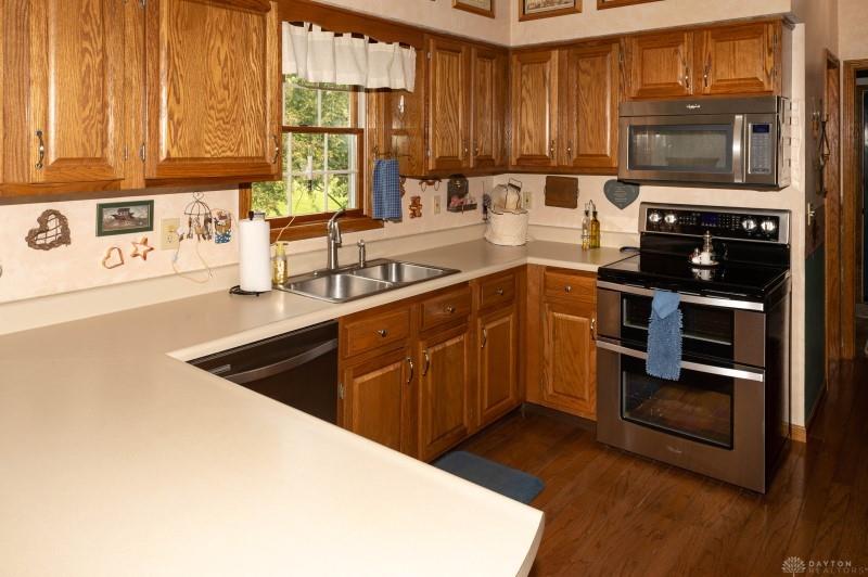 431 Victory Road Springfield, OH 45504 - Photo 12 of 36