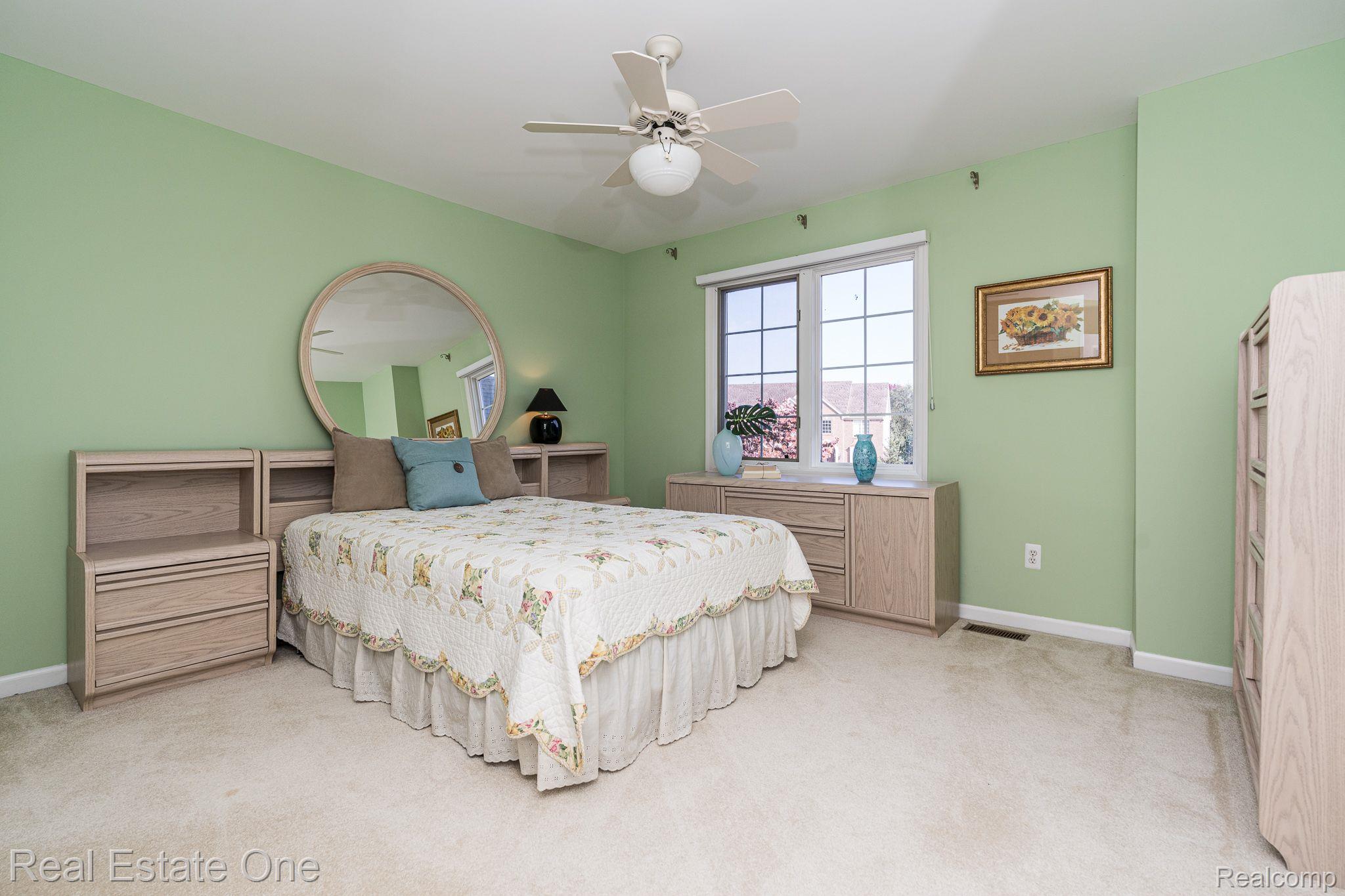 1233 Letica Drive Rochester, MI 48307 - Photo 18 of 27 Gallery Image 18
