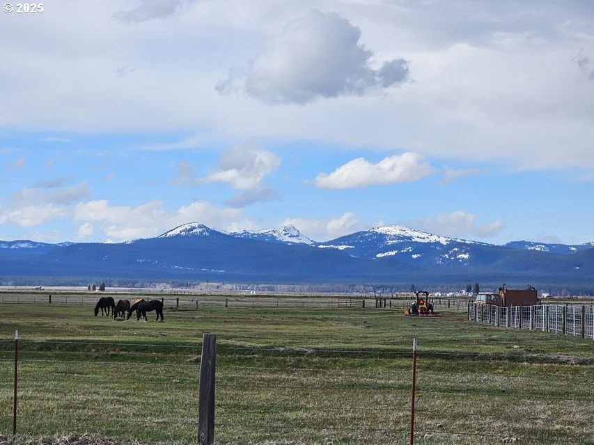 9800 Sevenmile Road Fort Klamath, OR 97626 - Photo 17 of 40 Gallery Image 17